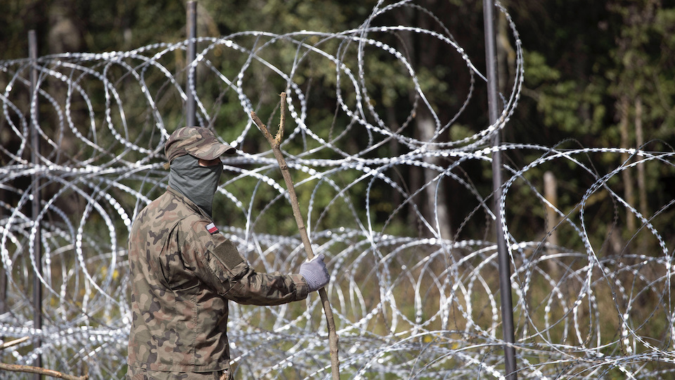 Stacheldraht an der polnischen Grenze in Kryn