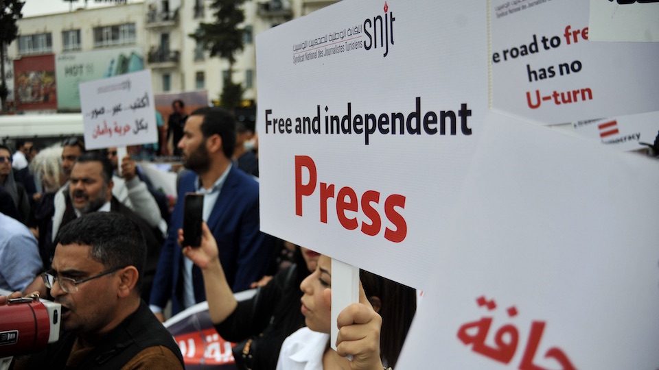 Medienschaffende demonstrieren im Mai für Pressefreiheit in Tunesien.