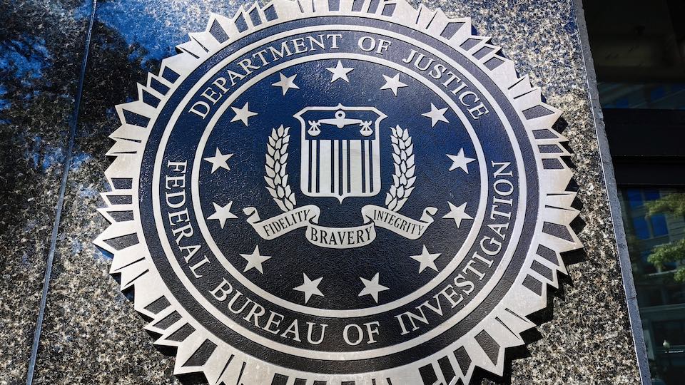 Logo am FBI-Hauptquartier