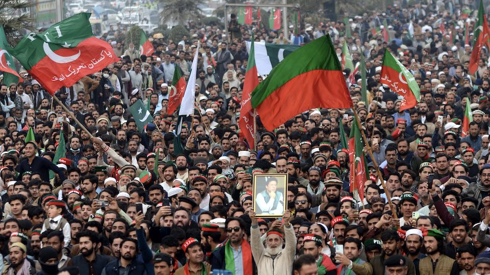 Anhänger von Khan protestieren am Wochenende in Peshawar